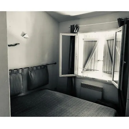 La Pinede Apartment *